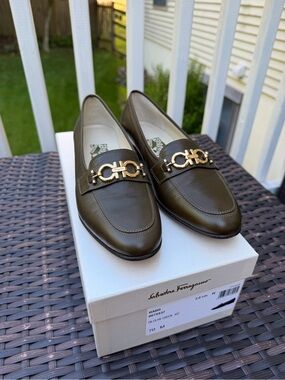 NIB Ferragamo Archives 1980 Limited Edition Babs Loafers Olive Green 7M